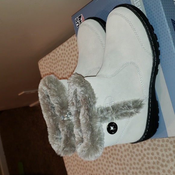 Khombu Women Boots, Size 6, Color Cream - Picture 5 of 9